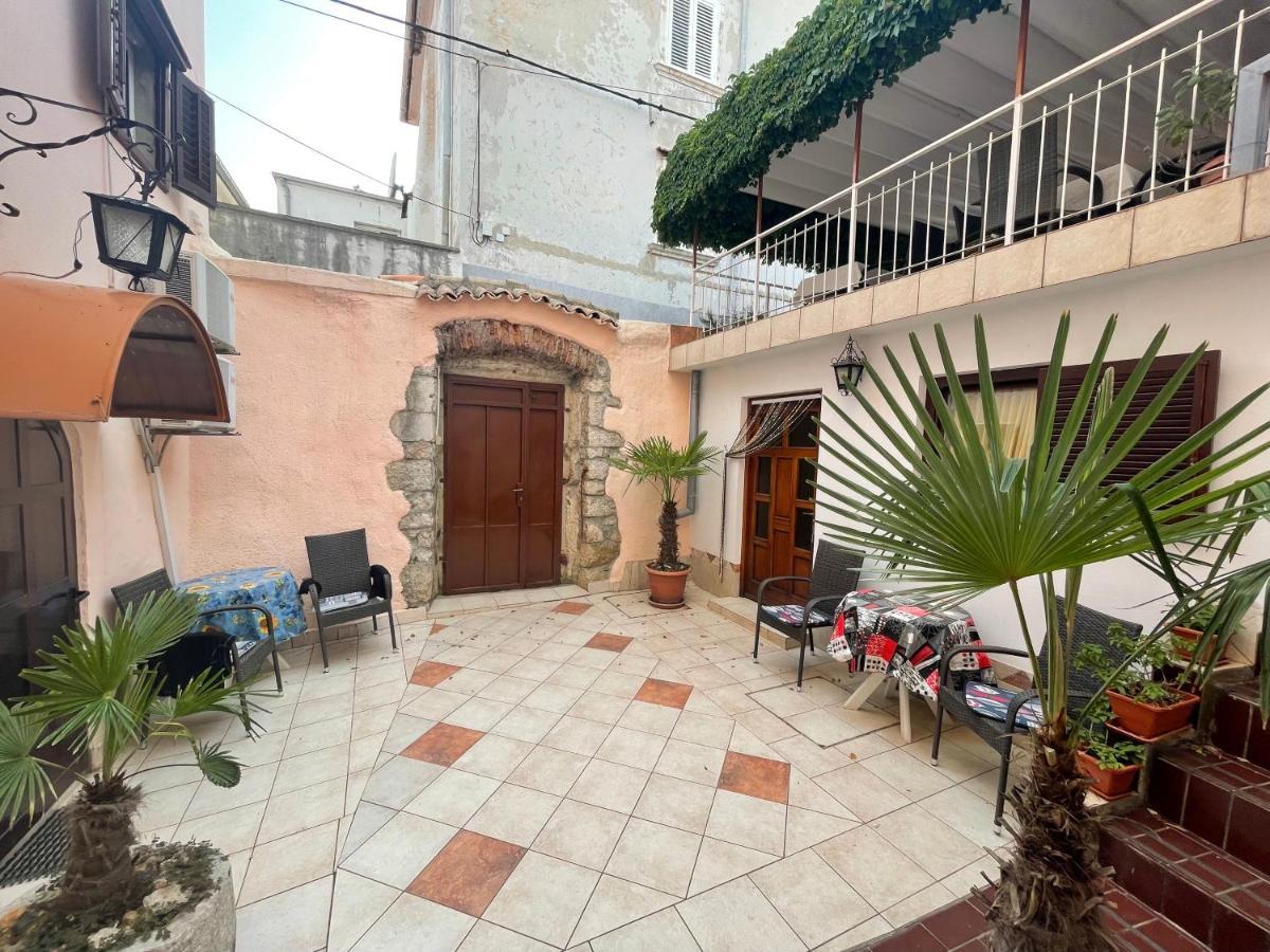 Casa Di Nives Leilighet Krk Town Eksteriør bilde